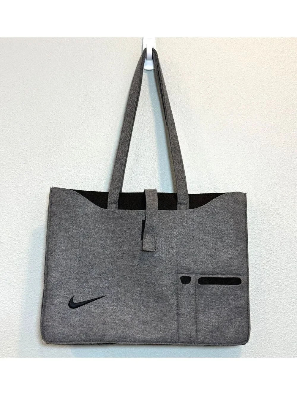 Nike Sportswear Felt Cargo Tote Bag With Embroidered Swoosh NWOT - Picture 1 of 4